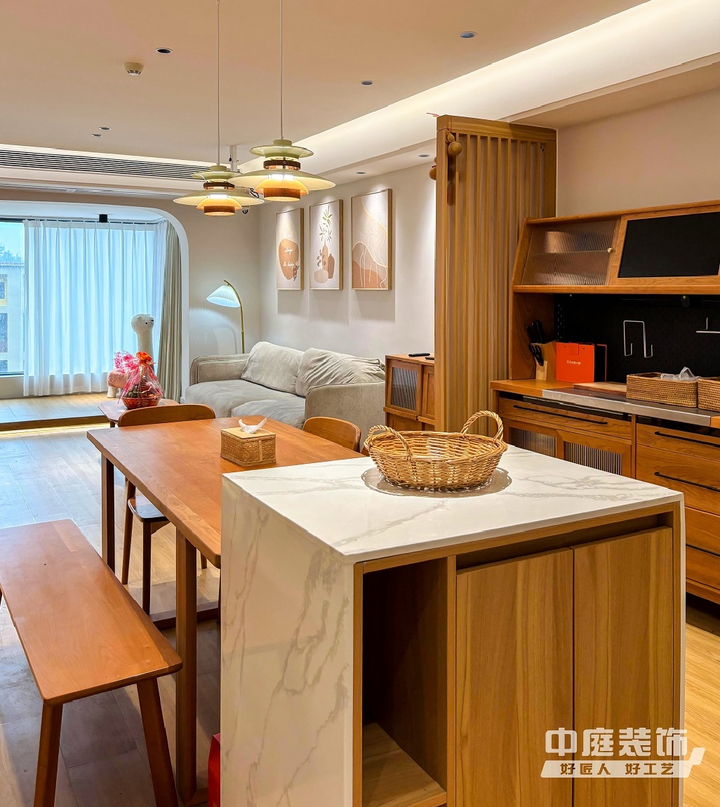 南寧新房裝修|現(xiàn)代原木風-客餐廳 南寧新房裝修|現(xiàn)代原木風-客餐廳